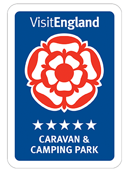 Woodhall Country Park – award-winning holiday park and nature retreat in Lincolnshire, UK