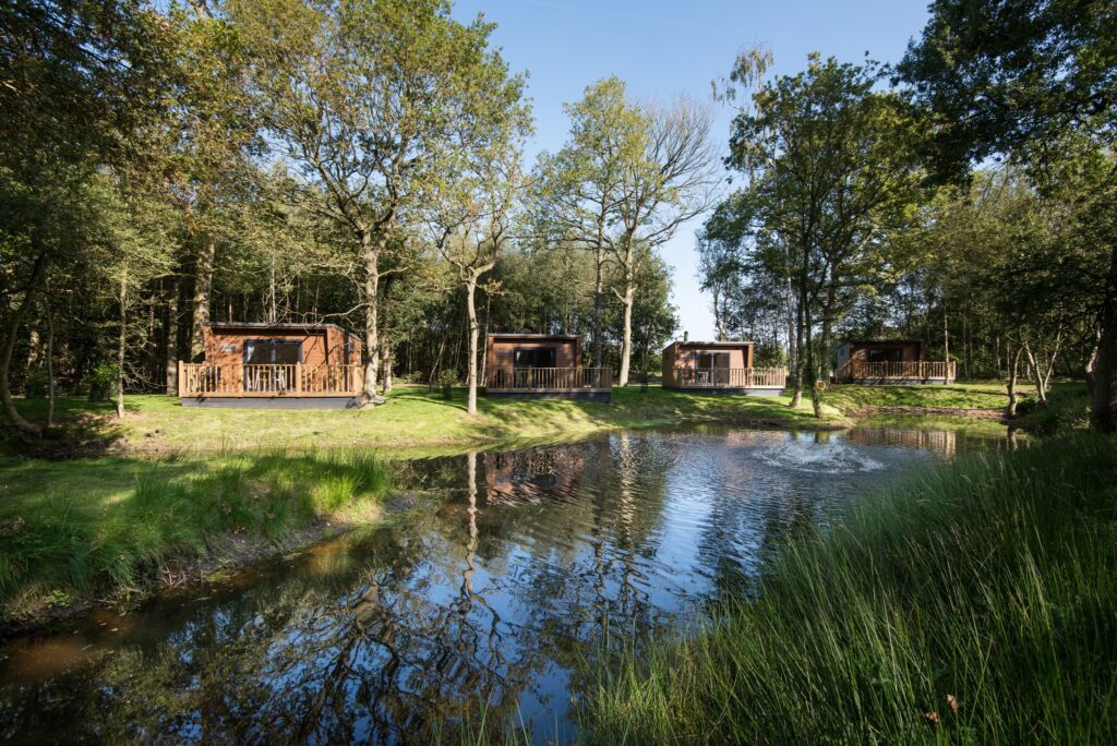lodges in Linconshire near fishing pools